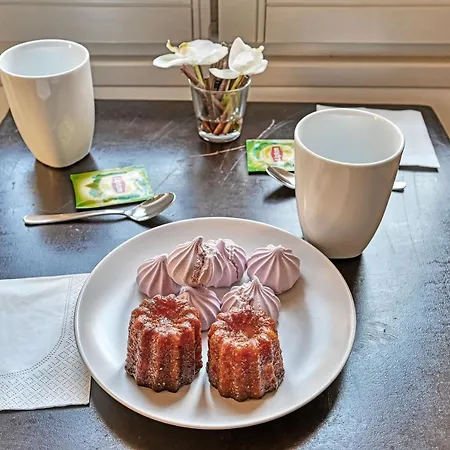 Au Coeur Des Papes, Dans Batisse De Charme & En Coeur De Avignon