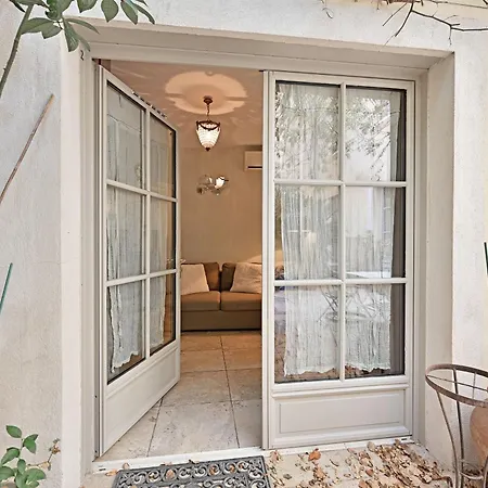 Apartment Au Coeur Des Papes, Dans Batisse De Charme & En Coeur De *